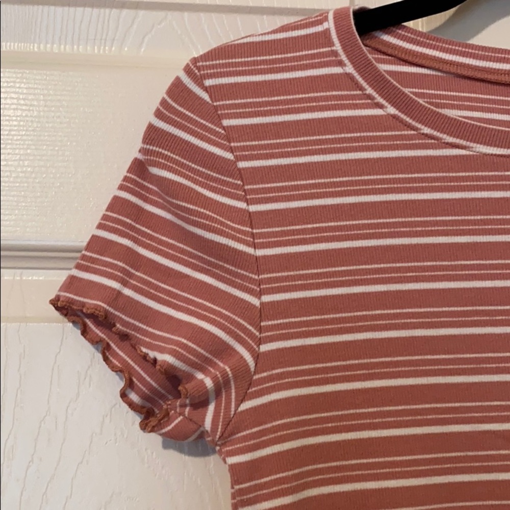 Stripped Ribbed Crop Top - Picture 3 of 4